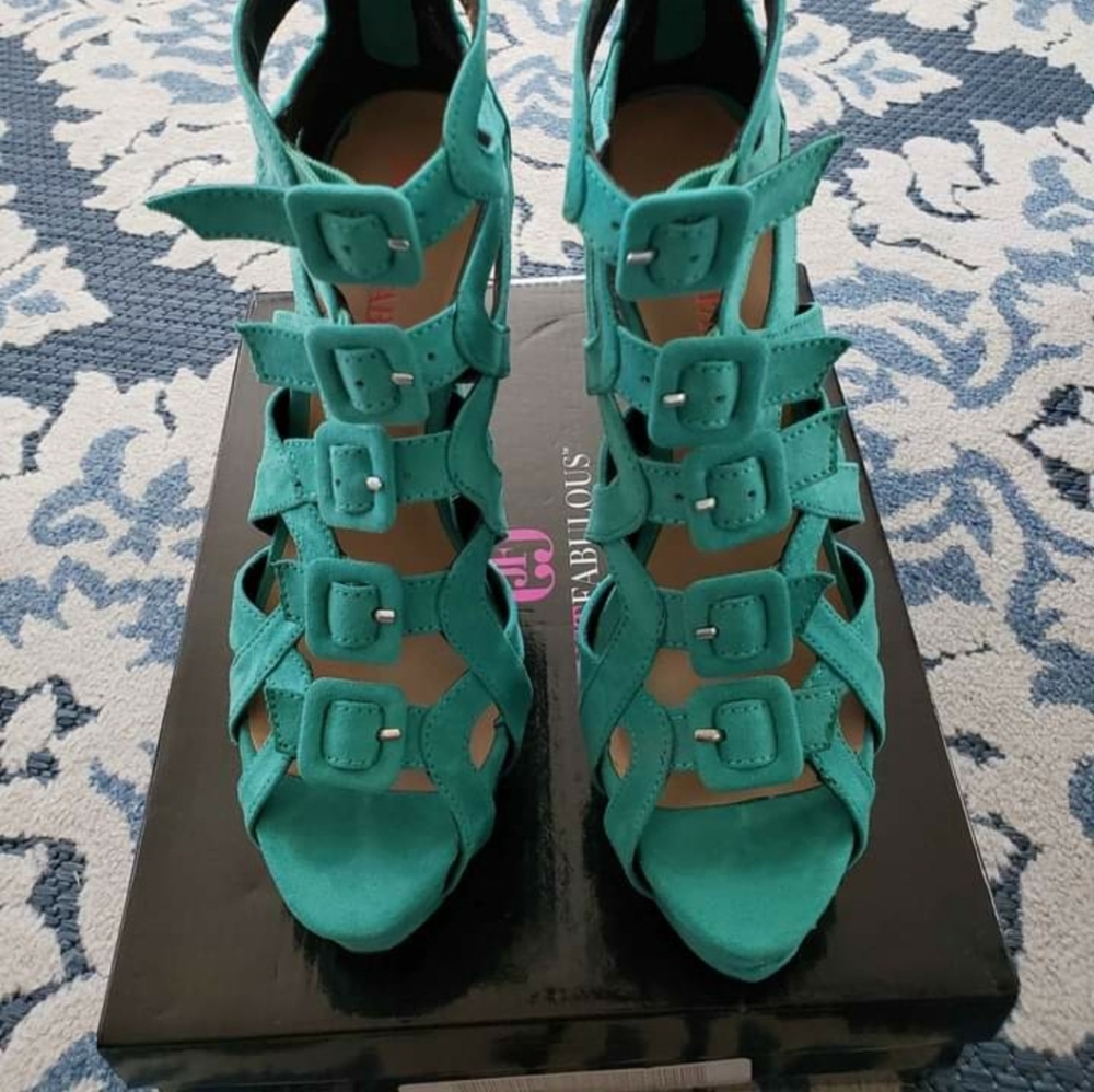 Pumps - Picture 2 of 5